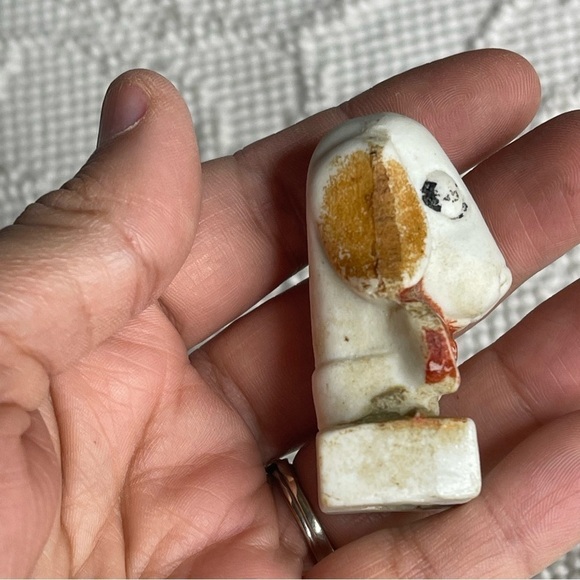 vintage 2" tall Bisque‎ china hound in a bowtie unmarked dog figurine - Picture 2 of 4